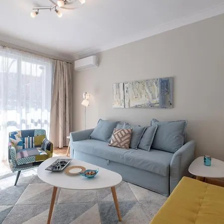 Apartment Two Bedroom Near To Doctors Garden *