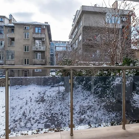 Apartment Two Bedroom Near To Doctors Garden Sofia